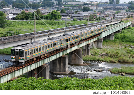 鉄橋を渡る211系 鉄橋を渡る211系 101498862