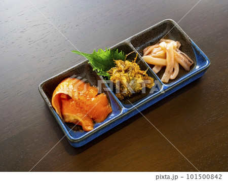 珍味盛り(鮭のルイベ・イカの塩辛・にしん漬け) 珍味盛り(鮭のルイベ・イカの塩辛・にしん漬け) 101500842
