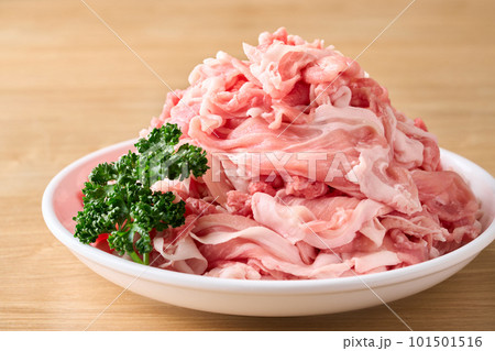 山盛りの国産豚小間切れ肉　1キログラム 101501516