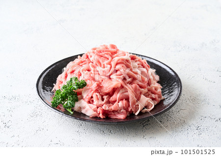 山盛りの国産豚小間切れ肉　1キログラム 101501525