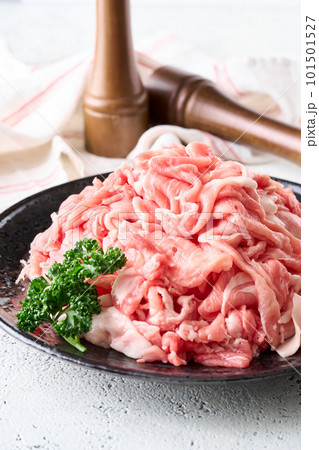 山盛りの国産豚小間切れ肉　1キログラム 101501527