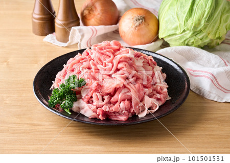 山盛りの国産豚小間切れ肉　1キログラム 101501531