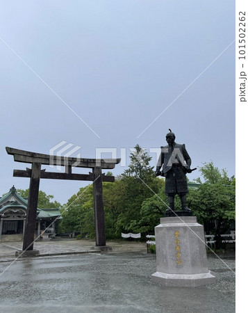 大鳥居と銅像 大鳥居と銅像 101502262