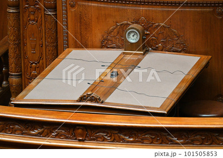 参議院議場の速記者席 101505853