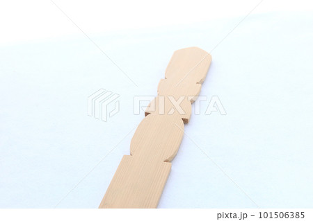 お盆初盆に作られる卒塔婆 お盆のイメージ お盆初盆に作られる卒塔婆 お盆のイメージ 101506385