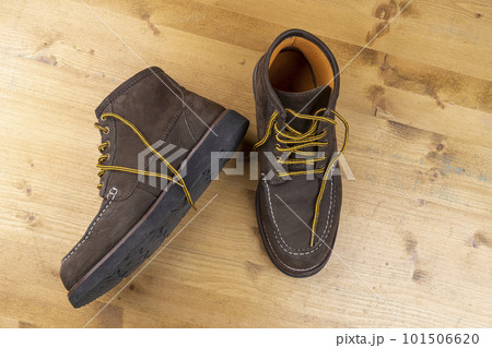 Old winter shoes 101506620