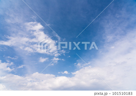 雨の前の空模様 101510183