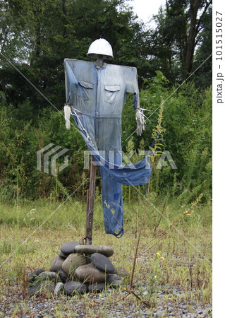 鬼怒川河川敷に立つかかし：栃木県内 101515027