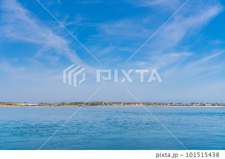 （静岡県）晴天の浜名湖弁天島 101515438