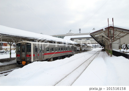 冬の北見駅に停車中の石北本線キハ54(北見⇔網走) 冬の北見駅に停車中の石北本線キハ54(北見⇔網走) 101516158