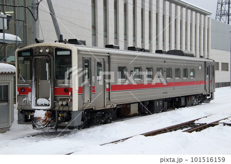 冬の北見駅に停車中の石北本線キハ54（北見⇔網走） 101516159