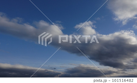 青空と迫力のある雲が現れた夕空・春・広角・空主体・230318pm 青空と迫力のある雲が現れた夕空・春・広角・空主体・230318pm 101516482