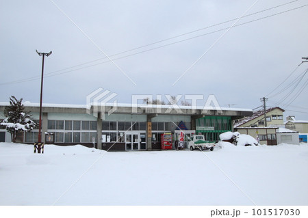 冬の石北本線：当麻駅（駅舎） 101517030