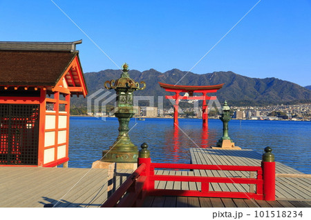 【広島県】改修後の厳島神社大鳥居（宮島） 101518234