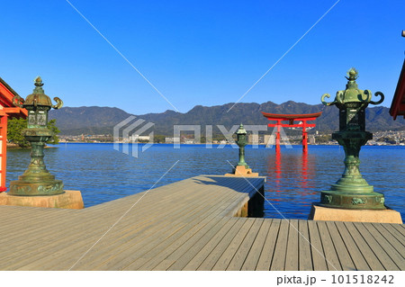 【広島県】改修後の厳島神社大鳥居(宮島) 【広島県】改修後の厳島神社大鳥居(宮島) 101518242