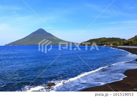 【鹿児島県】薩摩の長崎鼻から見た開聞岳（薩摩富士） 101519053