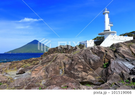 【鹿児島県】薩摩の長崎鼻灯台と開聞岳(薩摩富士) 【鹿児島県】薩摩の長崎鼻灯台と開聞岳(薩摩富士) 101519066