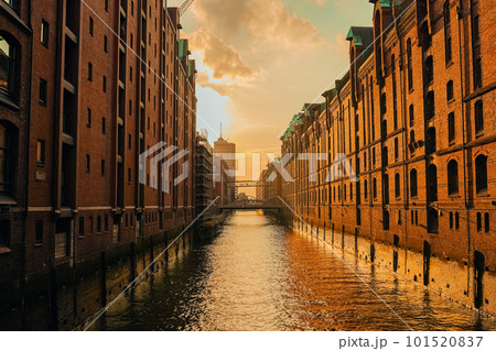 Warehouse District in Hamburg, Germany. Old buildings and bridges in Hamburg Speicherstadt 101520837