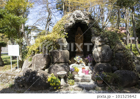 多治見修道院 ルルドの洞窟の聖母像 101525642