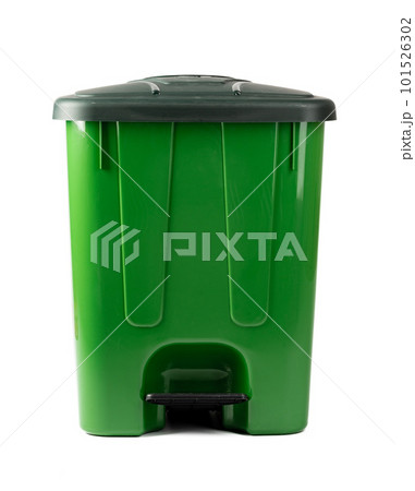 Green recycle bin isolated on white background 101526302
