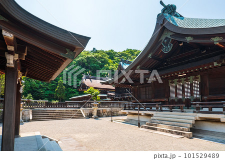 吉備津彦神社(祭文殿と本殿) 吉備津彦神社(祭文殿と本殿) 101529489