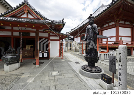 六波羅蜜寺　十一面観音立像と弁財天堂 101530086