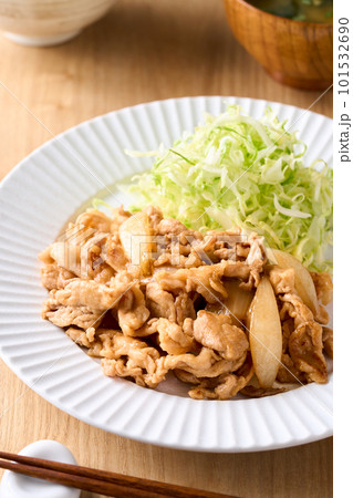 豚こま切れ肉の生姜焼き 101532690