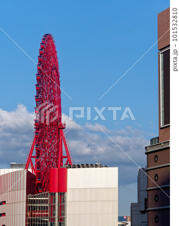 大阪梅田 HEP FIVEの赤い観覧車 大阪梅田 HEP FIVEの赤い観覧車 101532810