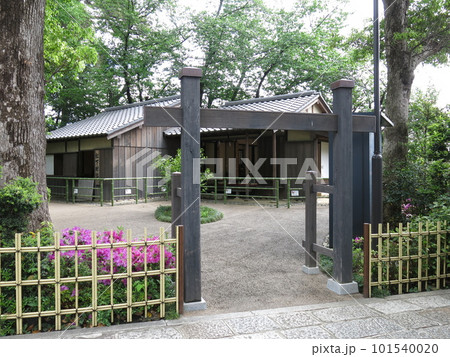 世田谷区の松陰神社にある松下村塾(模造) 世田谷区の松陰神社にある松下村塾(模造) 101540020