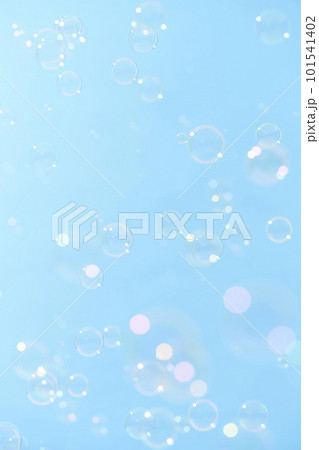 青空に舞うシャボン玉 青空に舞うシャボン玉 101541402