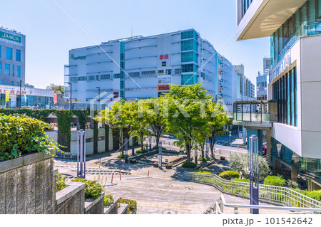 日本の横浜都市景観 センター北駅前のノースポート・モールなどを望む 日本の横浜都市景観 センター北駅前のノースポート・モールなどを望む 101542642
