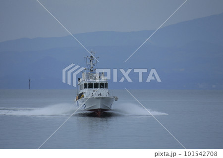 大牟田市　三池港　帰港する巡視船、 101542708