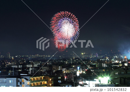 名古屋都市風景と花火 101542832
