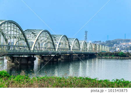 アーチを描く伊勢大橋 アーチを描く伊勢大橋 101543875