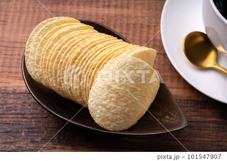 ポテトチップス 101547907