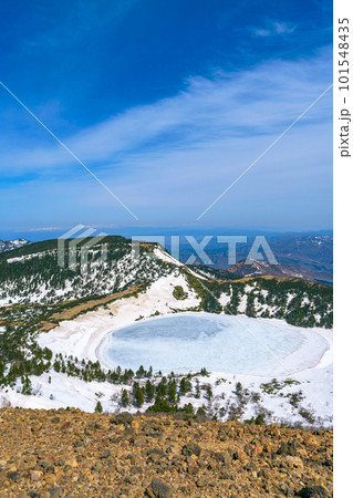 一切経山より望む五色沼 魔女の瞳 福島登山 一切経山より望む五色沼 魔女の瞳 福島登山 101548435