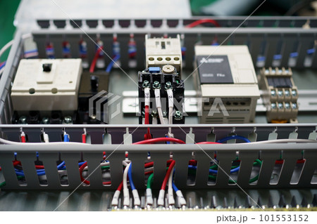 電気制御の組立作業 101553152