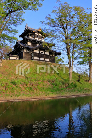 高田城三重櫓(高田城址・上越市・縦構図) 高田城三重櫓(高田城址・上越市・縦構図) 101555231