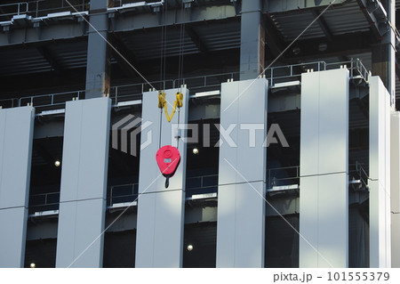 工事現場のクレーンの一部 101555379