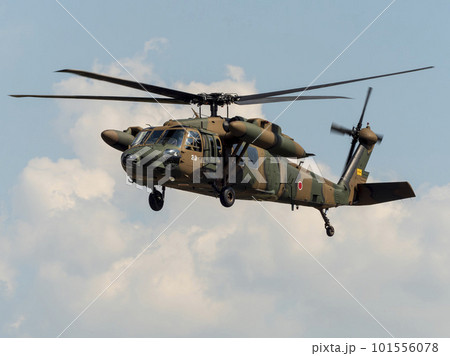 離陸する陸上自衛隊のUH60JA 101556078