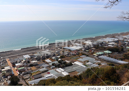 久能山の麓の街並み（久能街道 国道150号沿線） 101556281