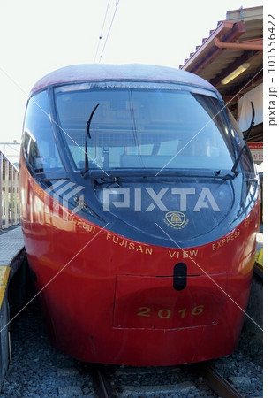 富士山麓電気鉄道（富士急行線）　フジサン特急（旧371系車両）河口湖駅 101556422