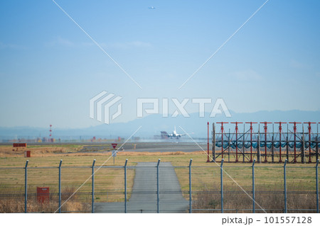 【京浜島緑道公園から見たA滑走路16Rに着陸】 101557128