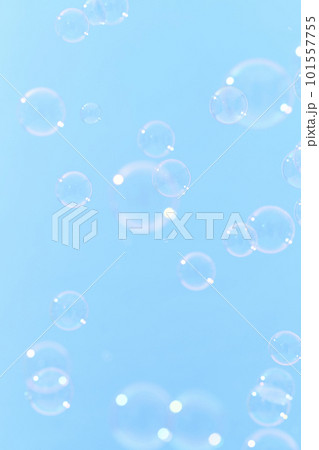 青空に舞うシャボン玉 青空に舞うシャボン玉 101557755