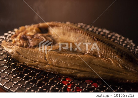 ホッケ魚の美味しい七輪焼き ホッケ魚の美味しい七輪焼き 101558212