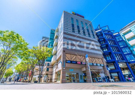 日本の横浜都市景観 地下鉄 センター南駅前、港北TOKYU S.C.などを望む 日本の横浜都市景観 地下鉄 センター南駅前、港北TOKYU S.C.などを望む 101560032