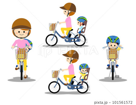 自転車用ヘルメットを被って電動アシスト自転車に乗る親子 101561572