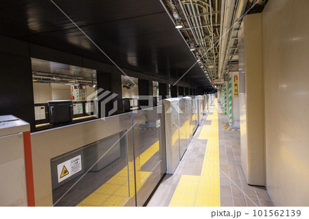 大阪市高速電気軌道(Osaka Metro)の動物園前駅のプラットホーム 2023年4月1日撮影 大阪市高速電気軌道(Osaka Metro)の動物園前駅のプラットホーム 2023年4月1日撮影 101562139