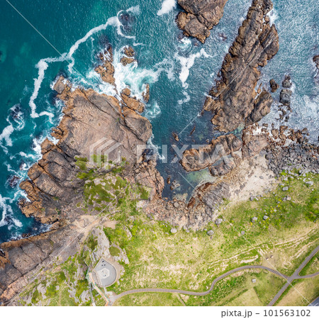 「青森県」ドローンで上空から葦毛崎展望台を望む・八戸市 「青森県」ドローンで上空から葦毛崎展望台を望む・八戸市 101563102