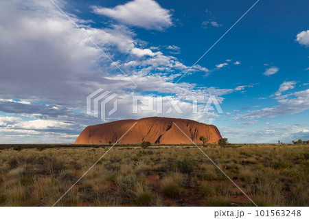 エアーズロックのサンセット 101563248